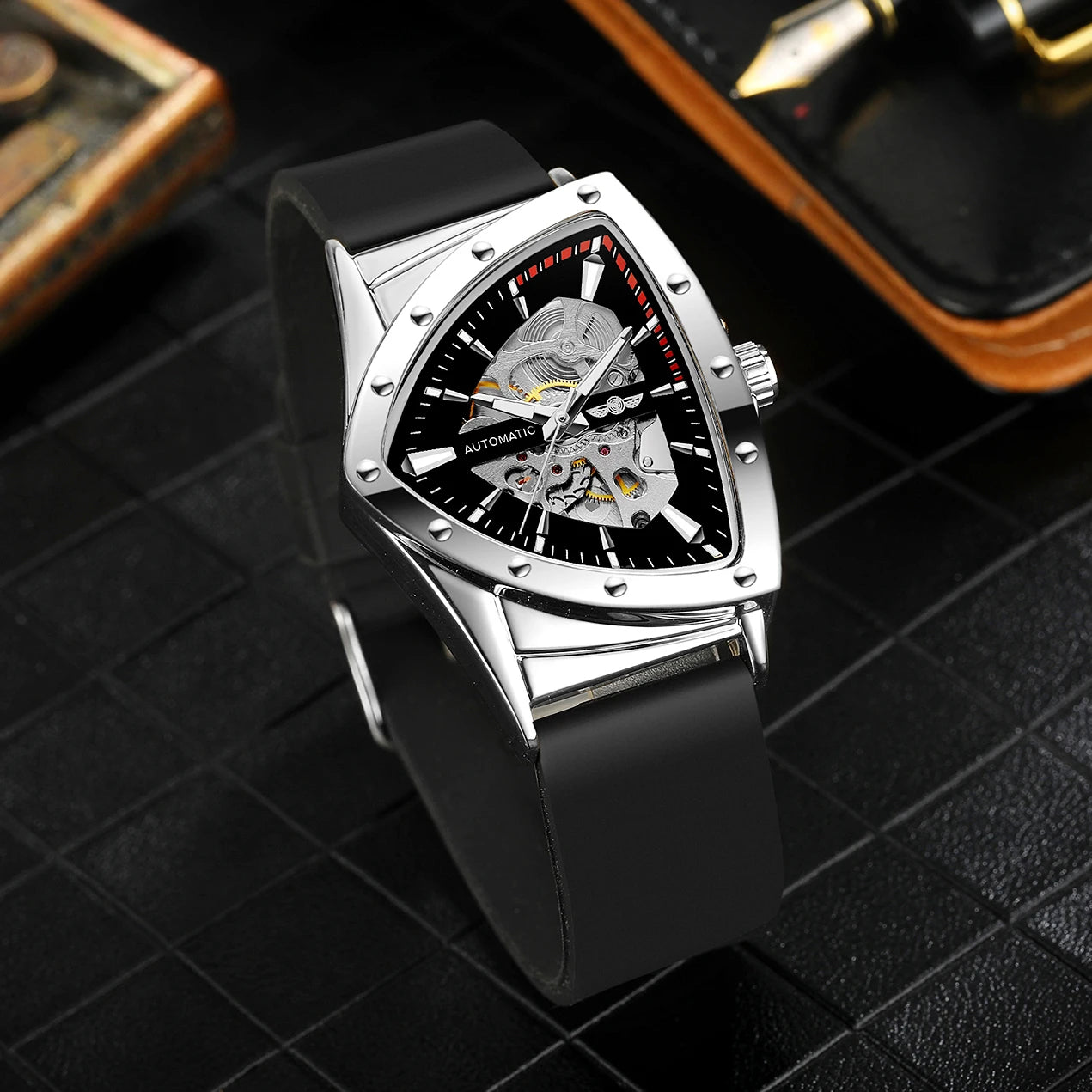 T-WINNER 8243B — Relógio Automático Skeleton com Pulseira em Borracha